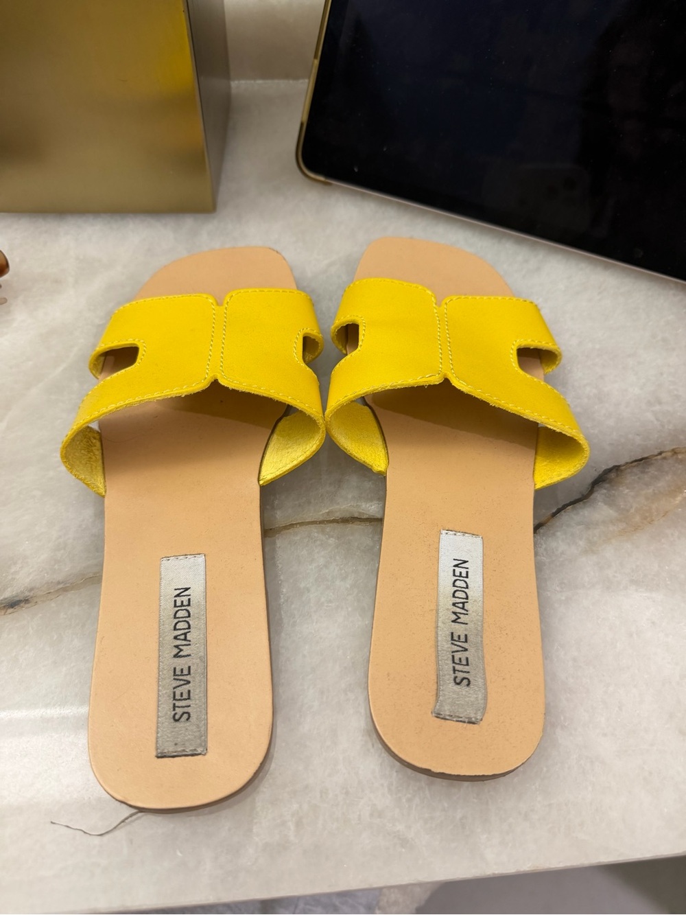 Steve Madden Yellow Leather Slide Sandals - Picture 2 of 3
